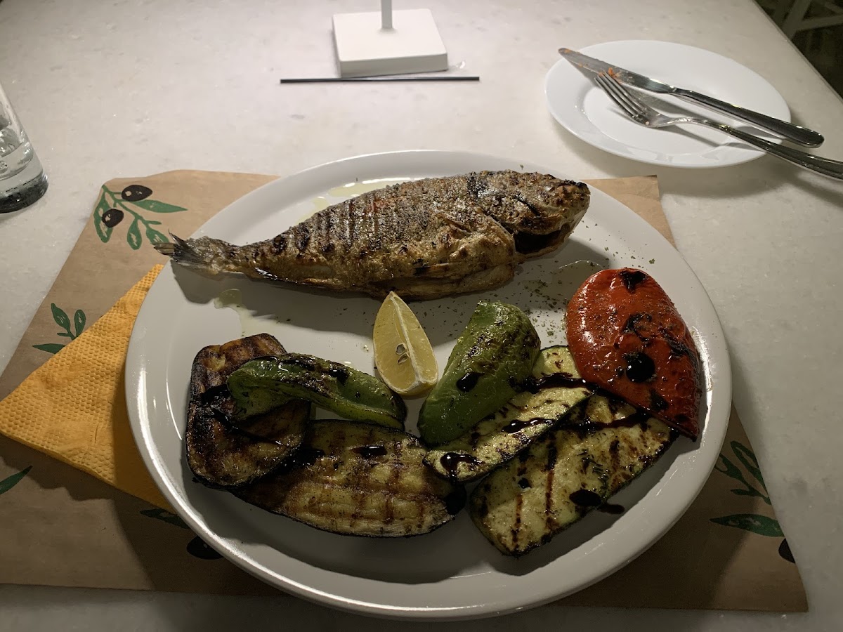 Asterias Restaurant Lounge Bar-6